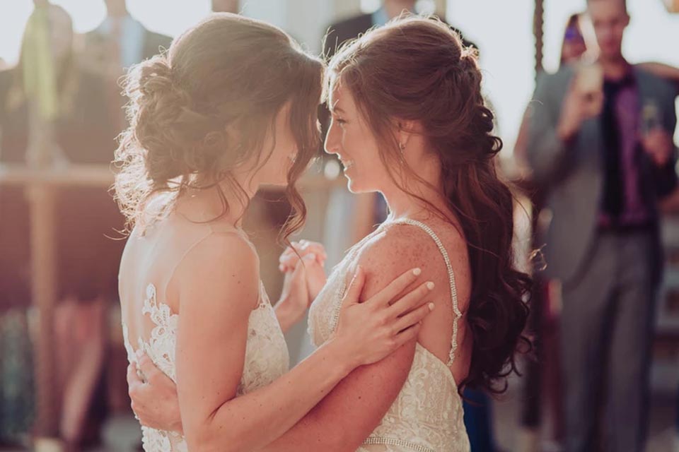 Gorgeous Dreamy Wedding in Santorini | Perrin & Carleigh